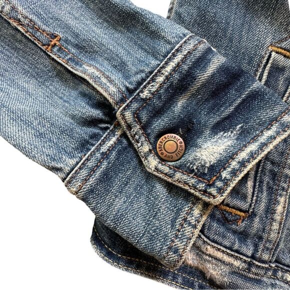 Abercrombie & Fitch Women’s Distressed Classic Button Front Denim Jacket Large - Picture 4 of 15